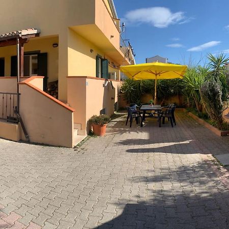 Вілла Casa Menuccia Орозей Екстер'єр фото