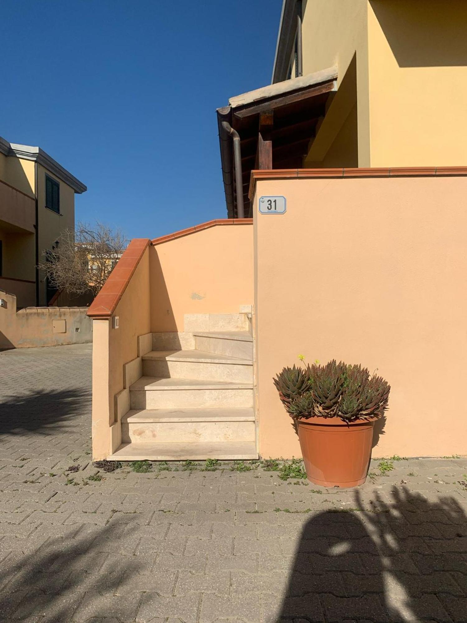 Вілла Casa Menuccia Орозей Екстер'єр фото