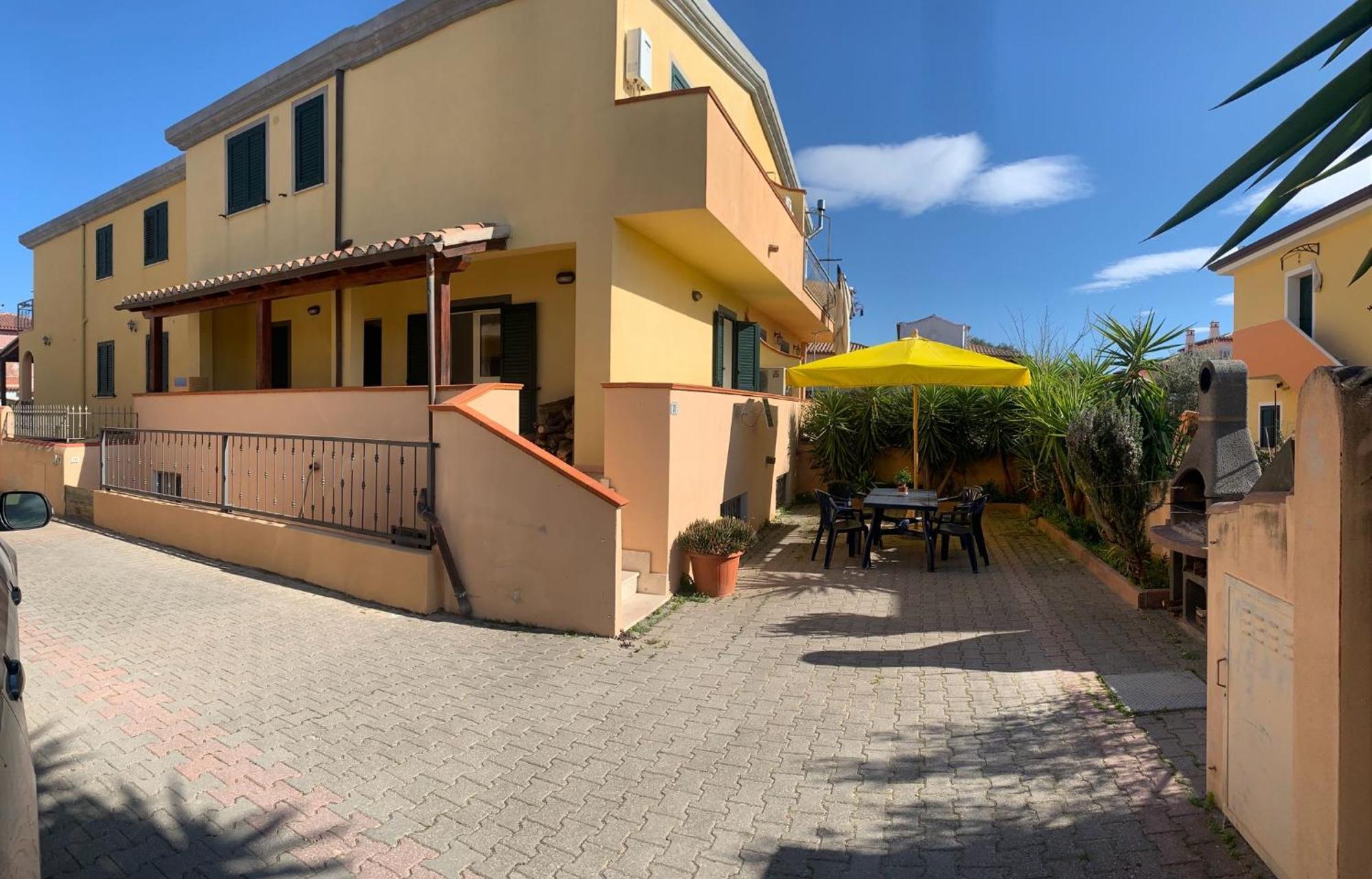 Вілла Casa Menuccia Орозей Екстер'єр фото
